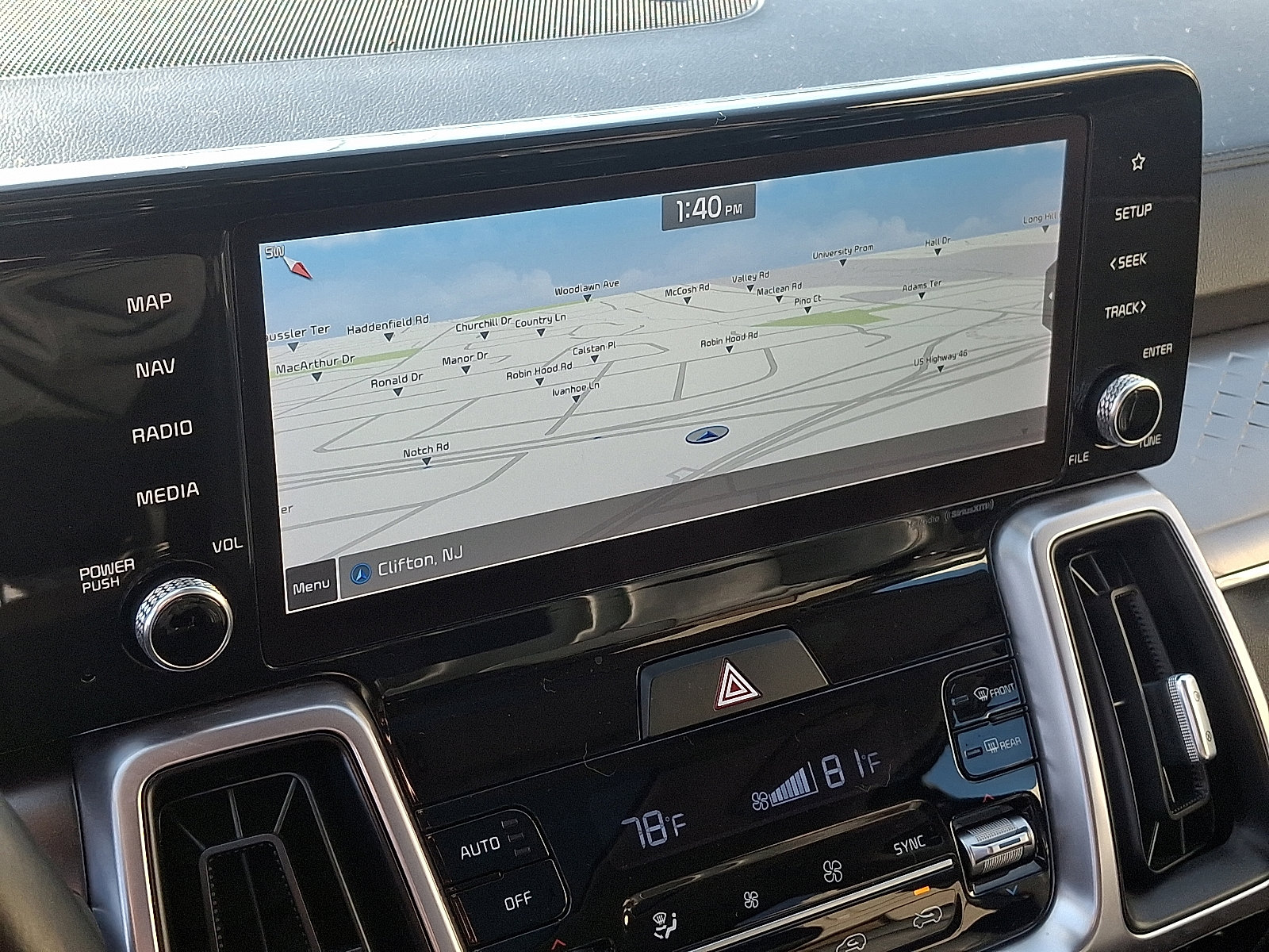 Certified 2022 Kia Sorento EX w/ Panoramic Sunroof Package image 17