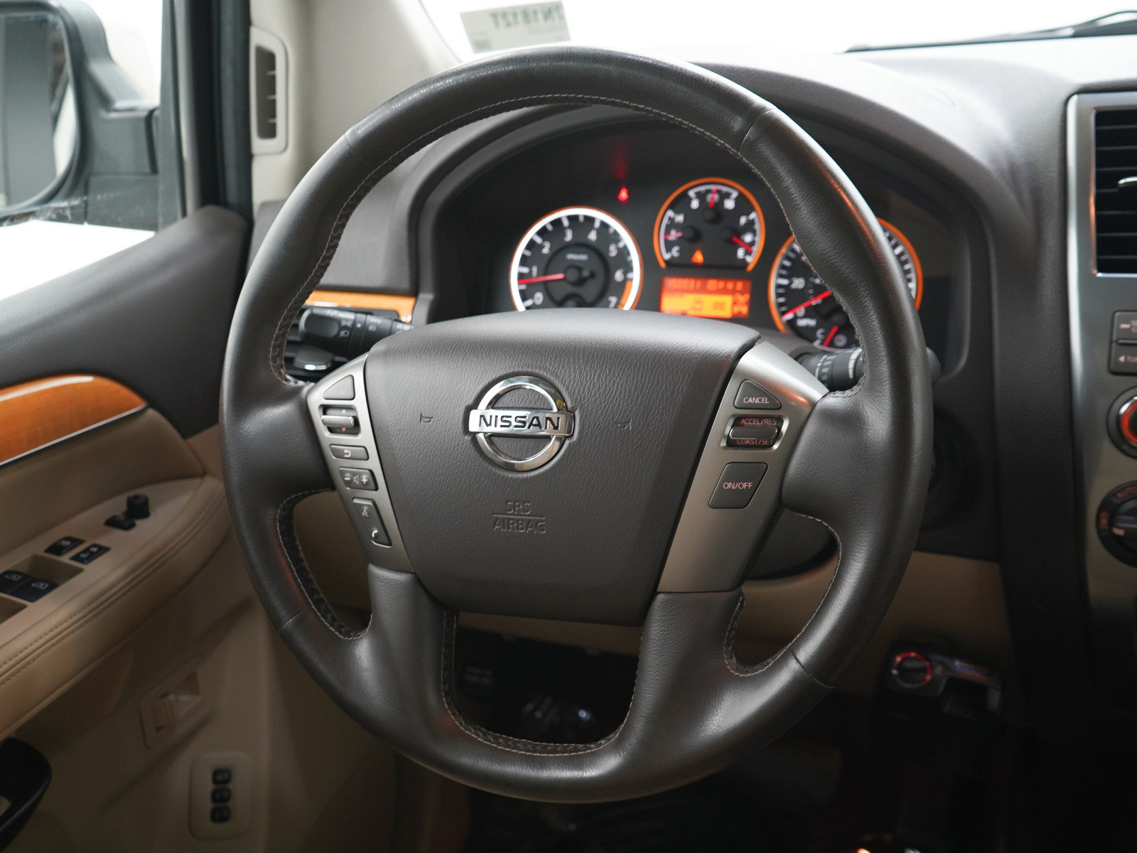 Used 2014 Nissan Armada Platinum w/ Platinum Reserve Package AWD/4WD image 17
