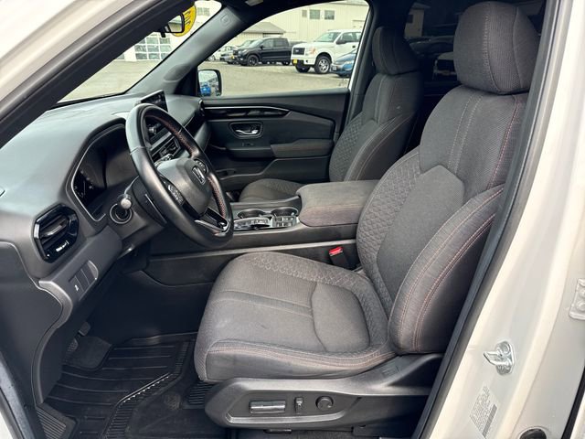 Used 2025 Honda Pilot Sport image 20