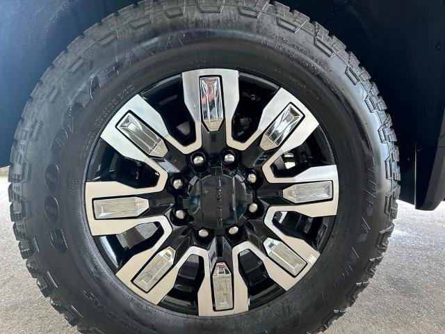 New 2026 GMC Sierra 2500 Denali w/ Denali Reserve Package AWD/4WD image 30