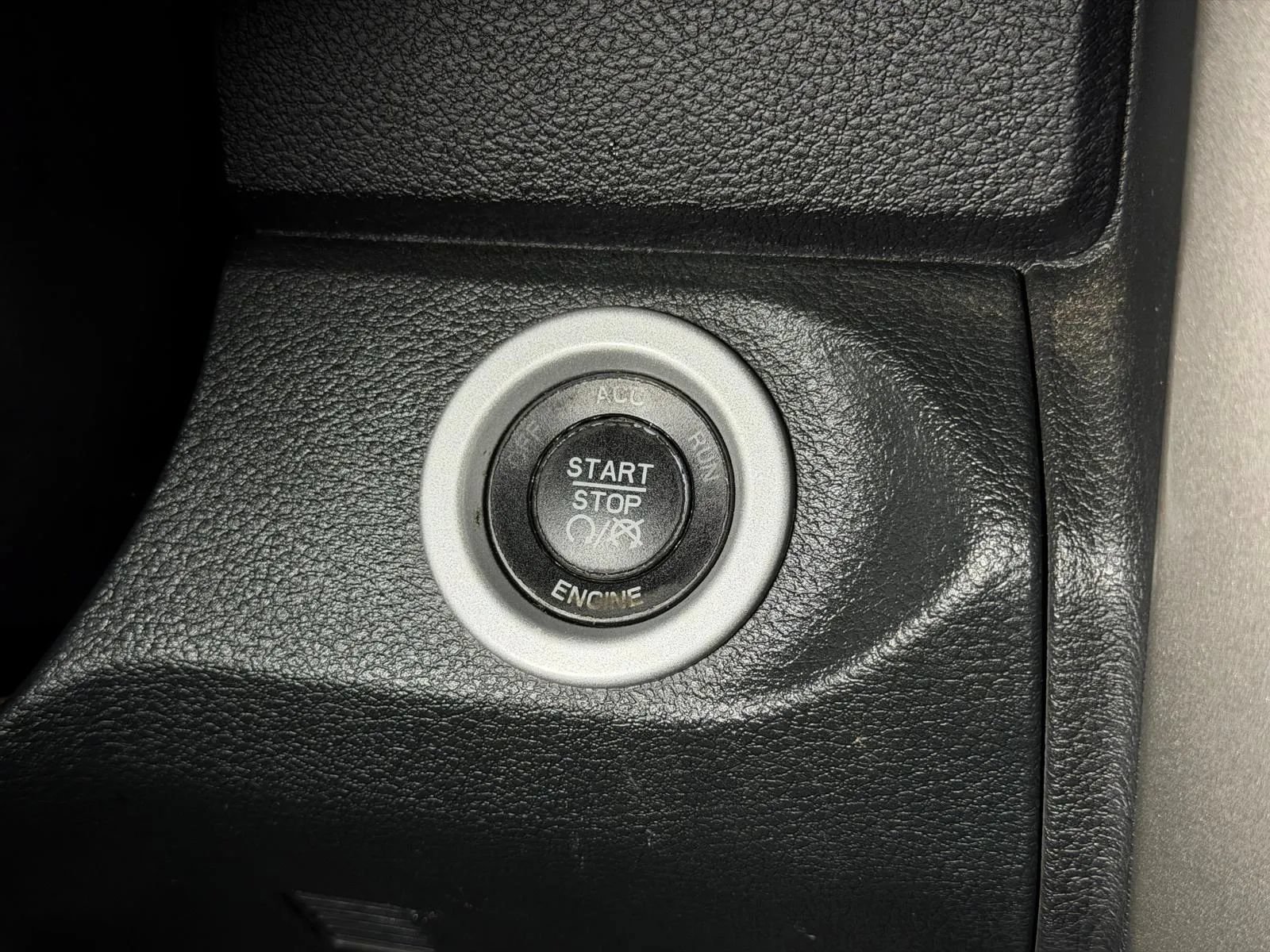 Used 2015 RAM 1500 Laramie w/ Convenience Group AWD/4WD image 34