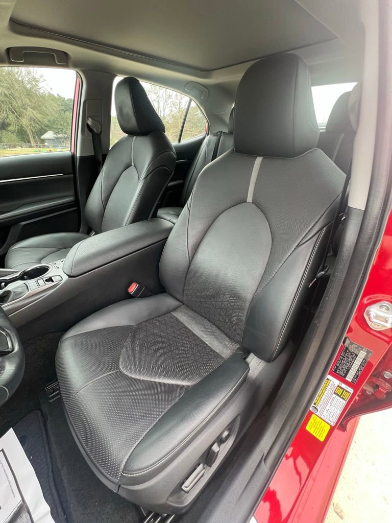 Used 2021 Toyota Camry XSE image 10