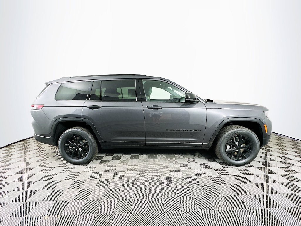New 2026 Jeep Grand Cherokee L 4WD image 10