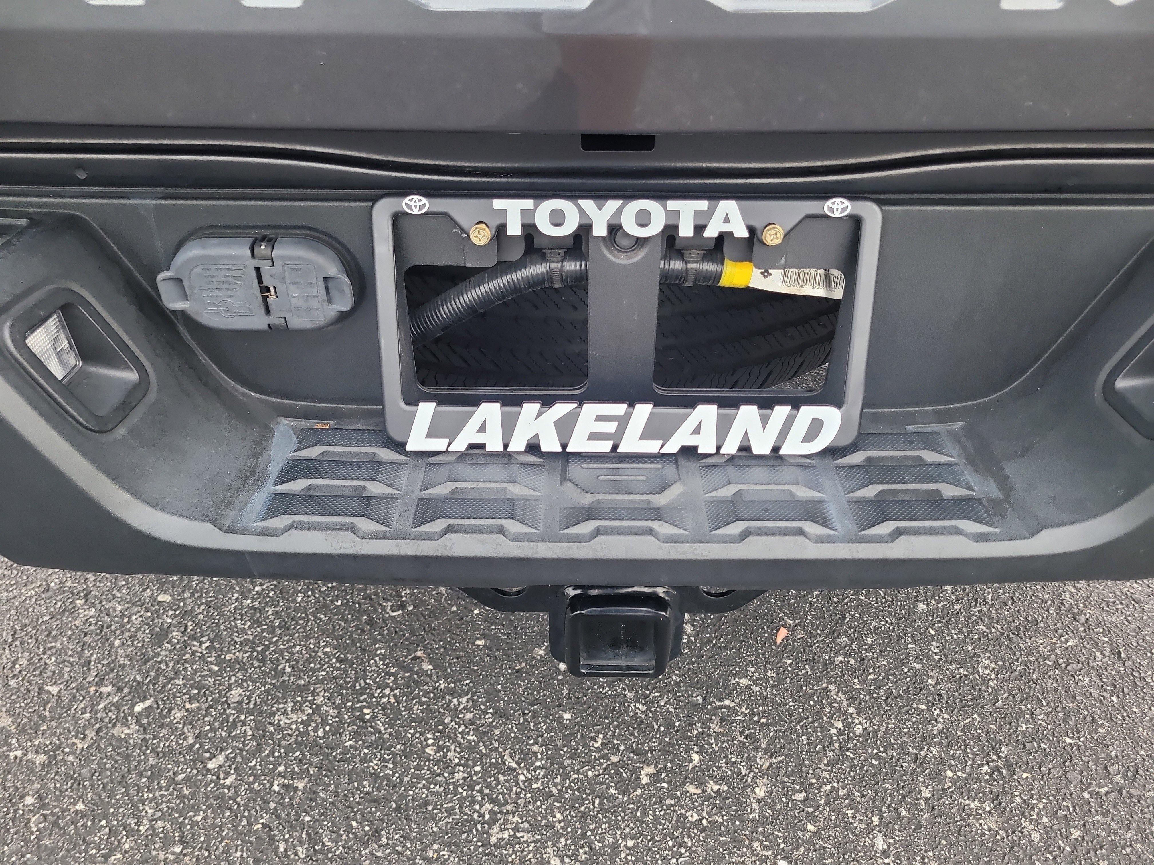Certified 2022 Toyota Tacoma SR5 w/ Technology Package AWD/4WD image 11
