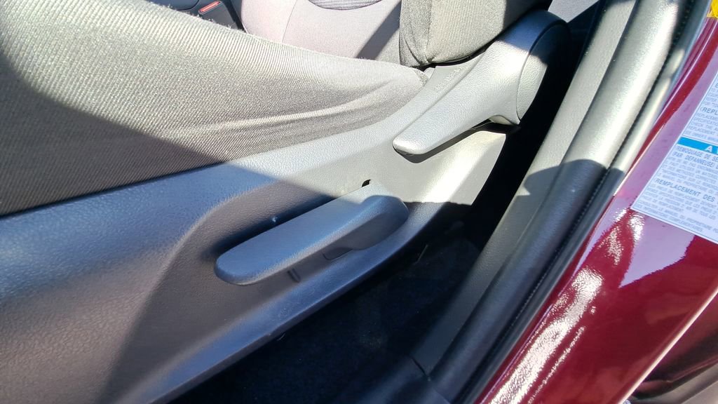 Used 2021 Toyota RAV4 LE image 19