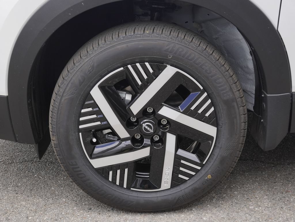 New 2026 Nissan Kicks SV FWD image 7