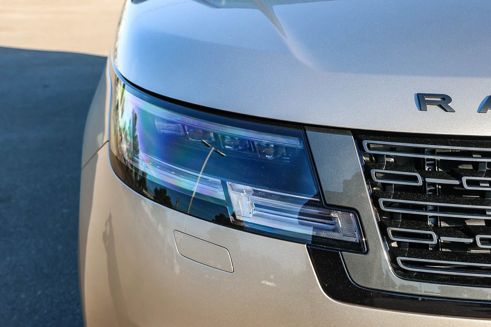 New 2026 Land Rover Range Rover Long Wheelbase SE image 15