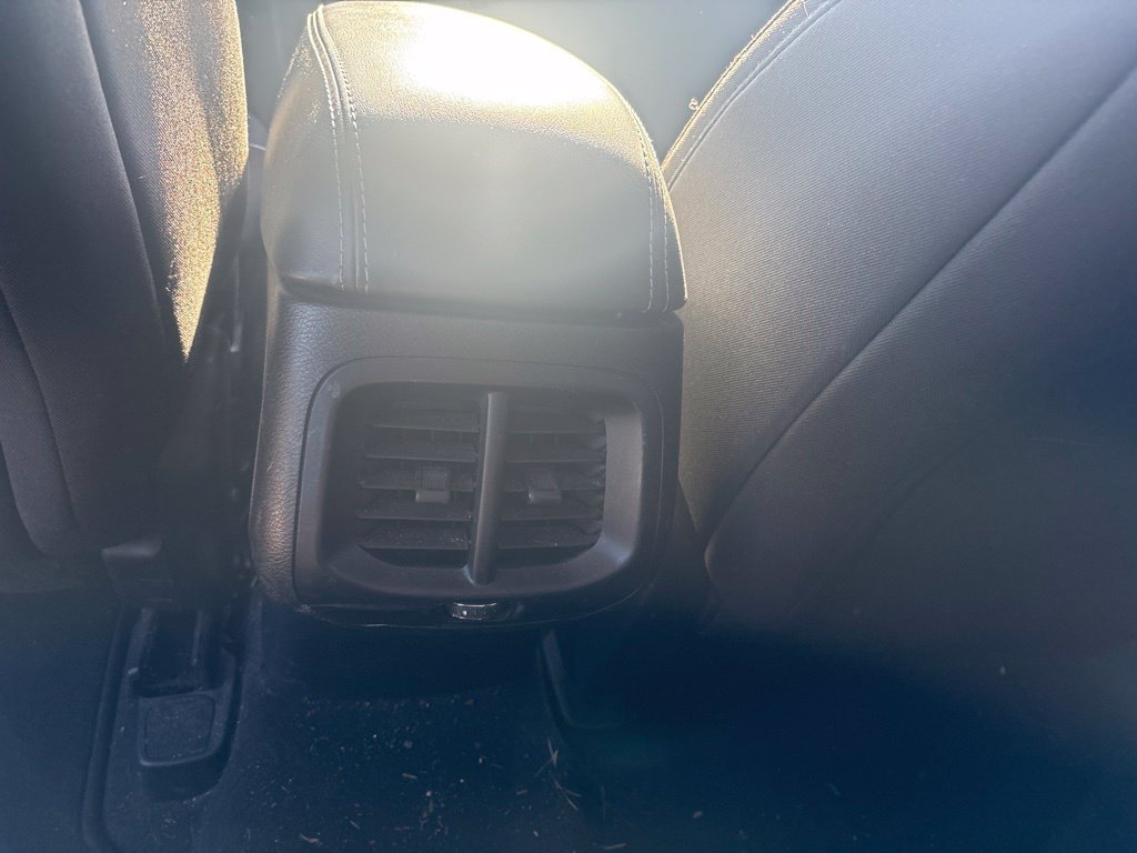 Used 2020 Jeep Cherokee Latitude FWD image 23