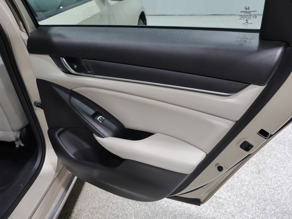 Used 2018 Honda Accord EX image 22