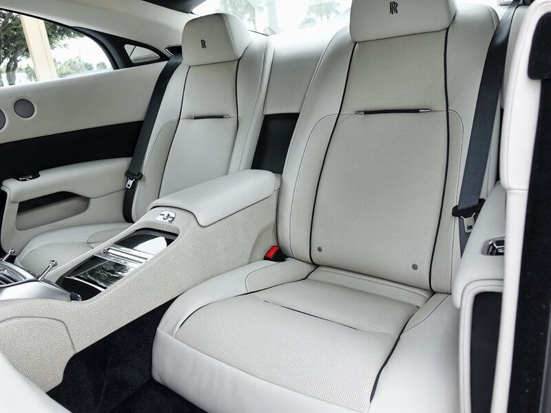 Used 2016 Rolls-Royce Wraith RWD image 12