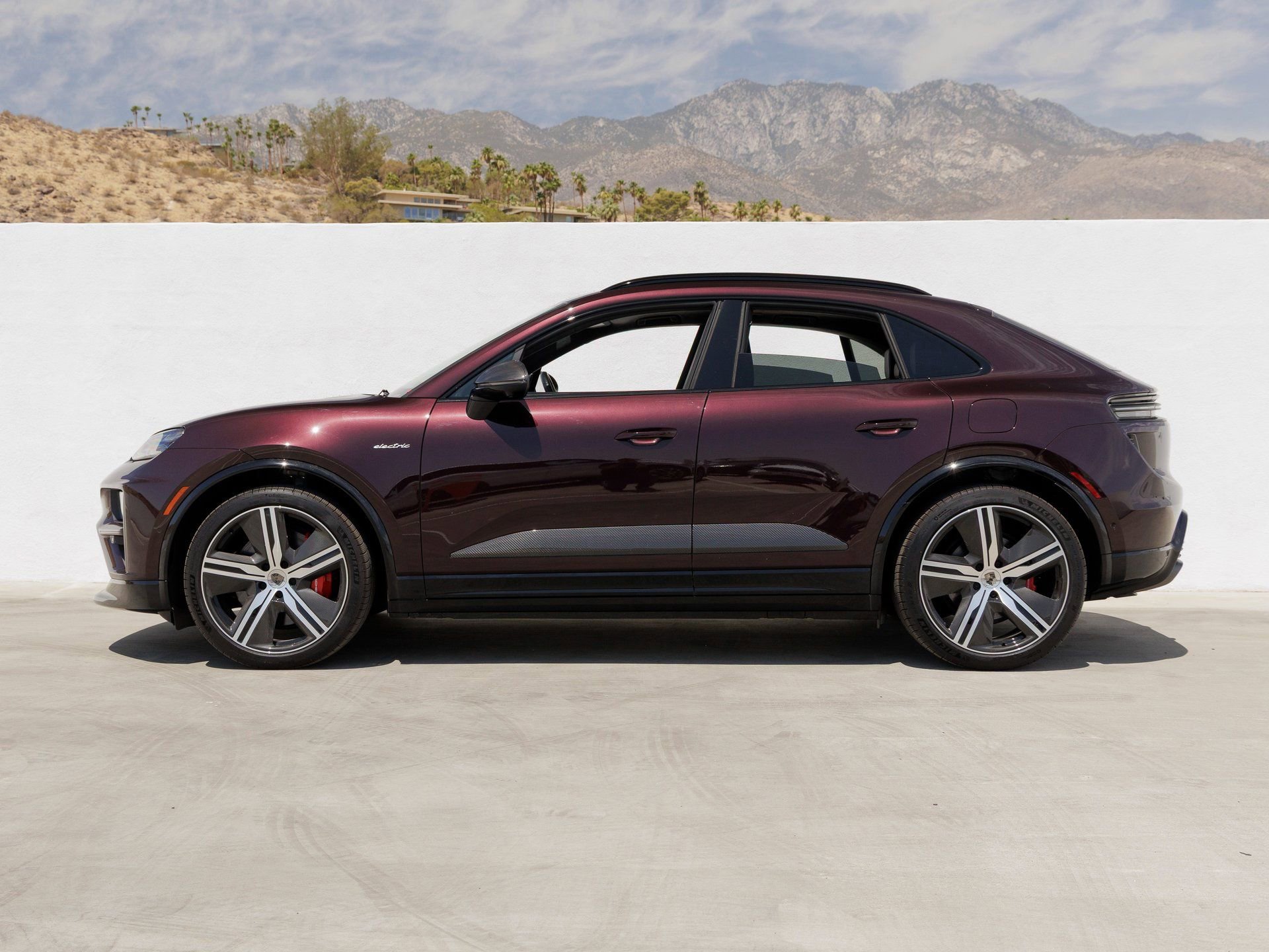New 2024 Porsche Macan Turbo Electric AWD/4WD image 2