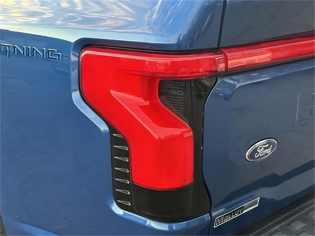 Used 2022 Ford F150 Lightning Lariat image 6