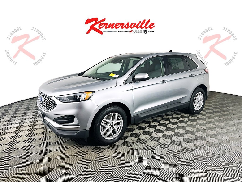 Used 2024 Ford Edge SEL image 3