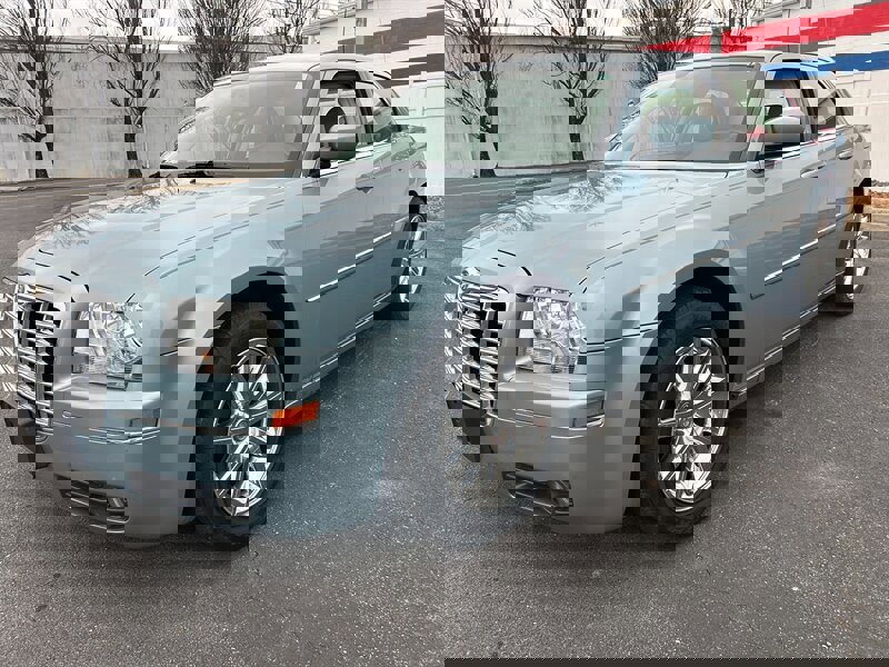 Used 2009 Chrysler 300 Touring image 7