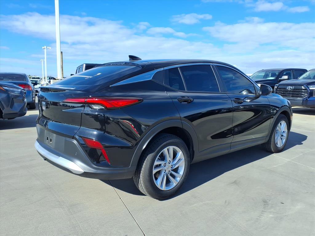 Used 2025 Buick Envista Preferred w/ Convenience II Package image 5