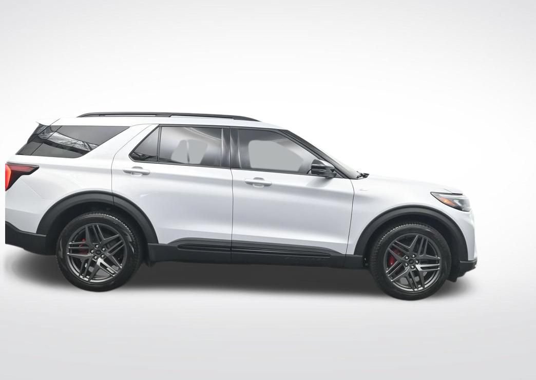 Certified 2026 Ford Explorer ST-Line w/ ST-Line Street Pack RWD image 4