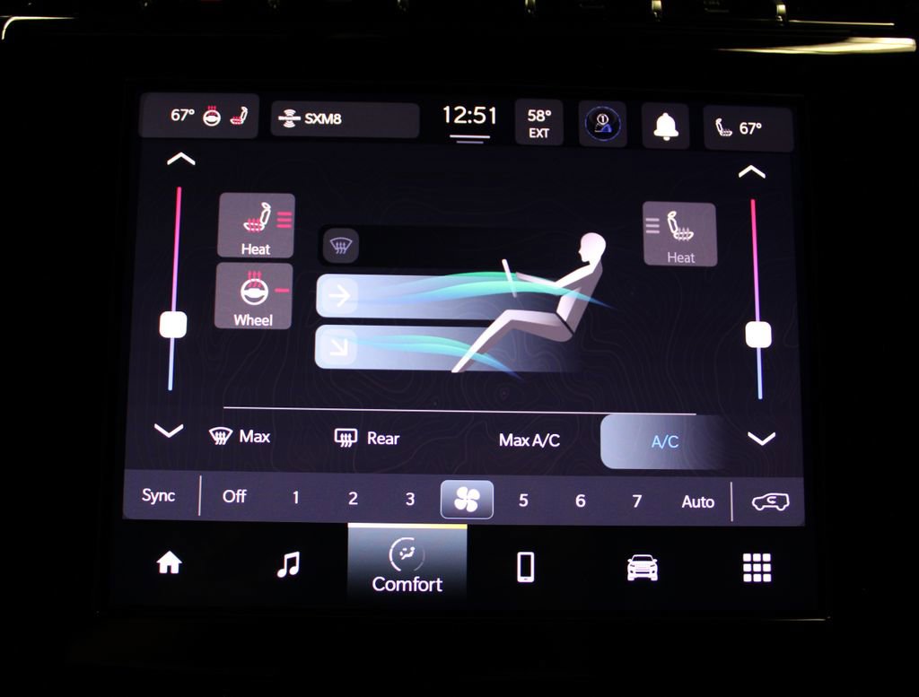 New 2025 Jeep Grand Cherokee Altitude image 16