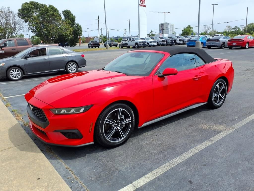 Used 2024 Ford Mustang Premium image 3