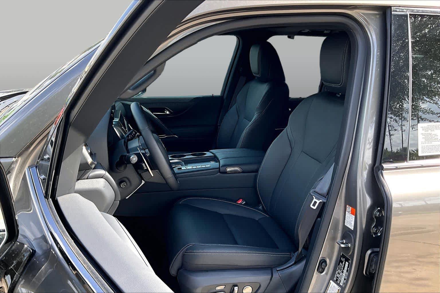 New 2026 Lexus LX 700h Luxury w/ Appearance Package AWD/4WD image 17