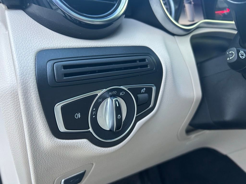 Used 2019 Mercedes-Benz GLC 300 4MATIC image 54