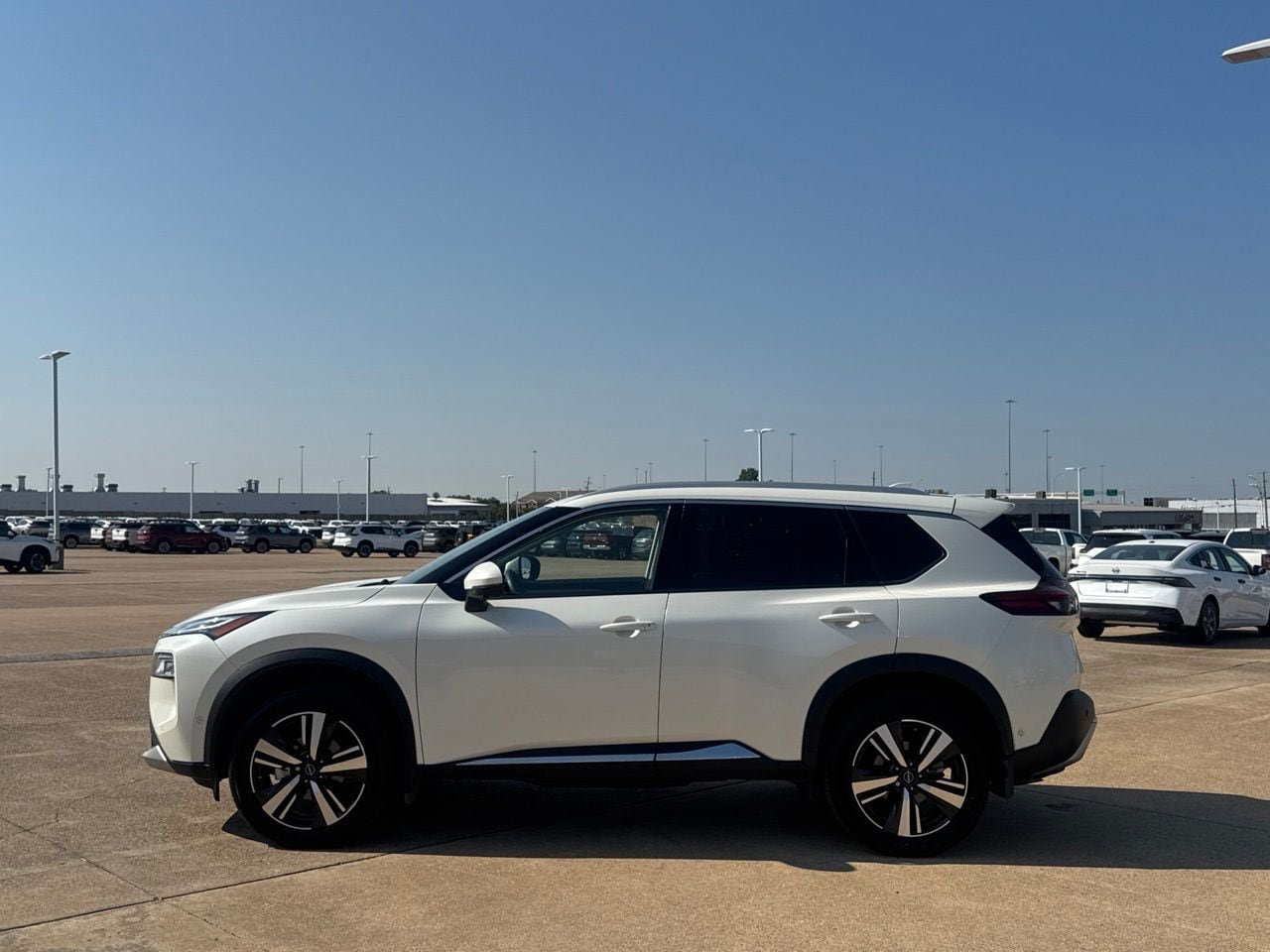 Certified 2023 Nissan Rogue Platinum w/ Platinum Premium Package AWD/4WD image 12