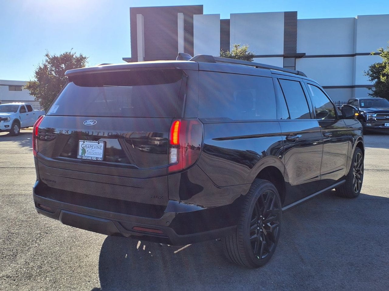 New 2027 Ford Expedition Max Platinum w/ Stealth Performance Package AWD/4WD image 4