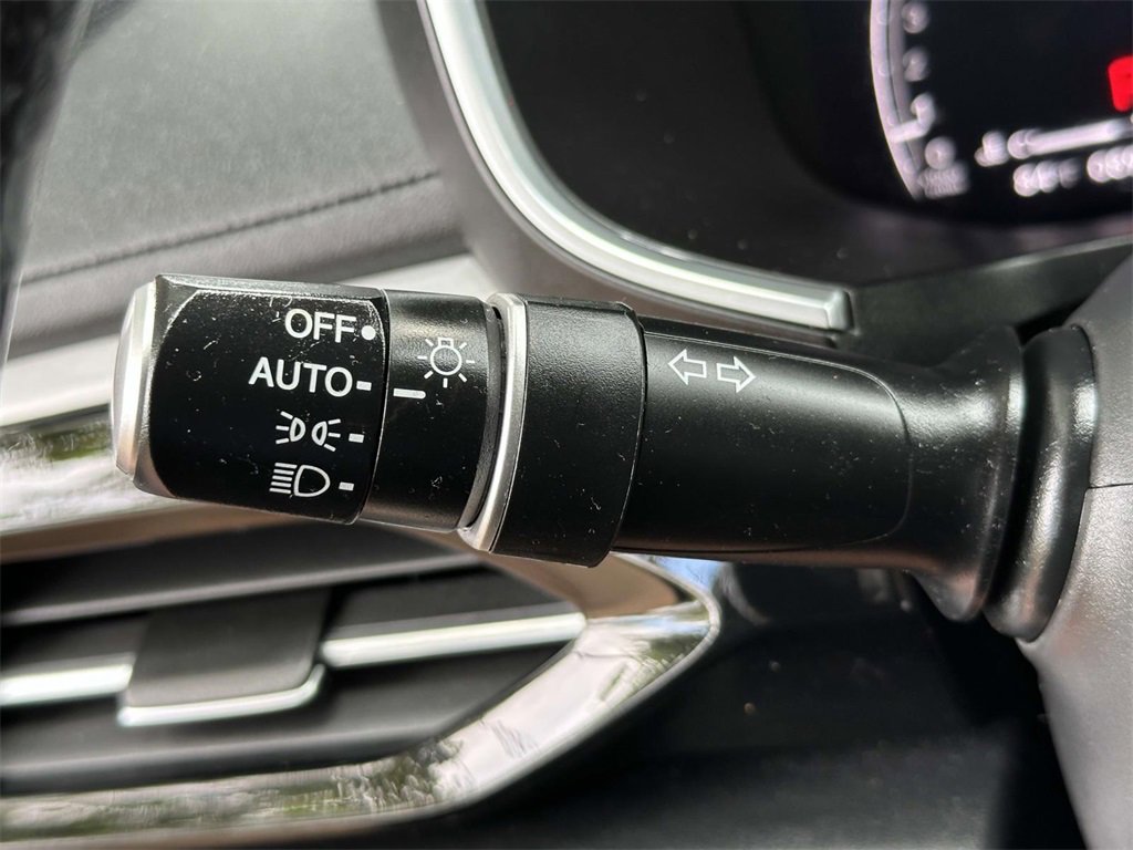 Certified 2023 Acura MDX SH-AWD w/ Technology Package image 17