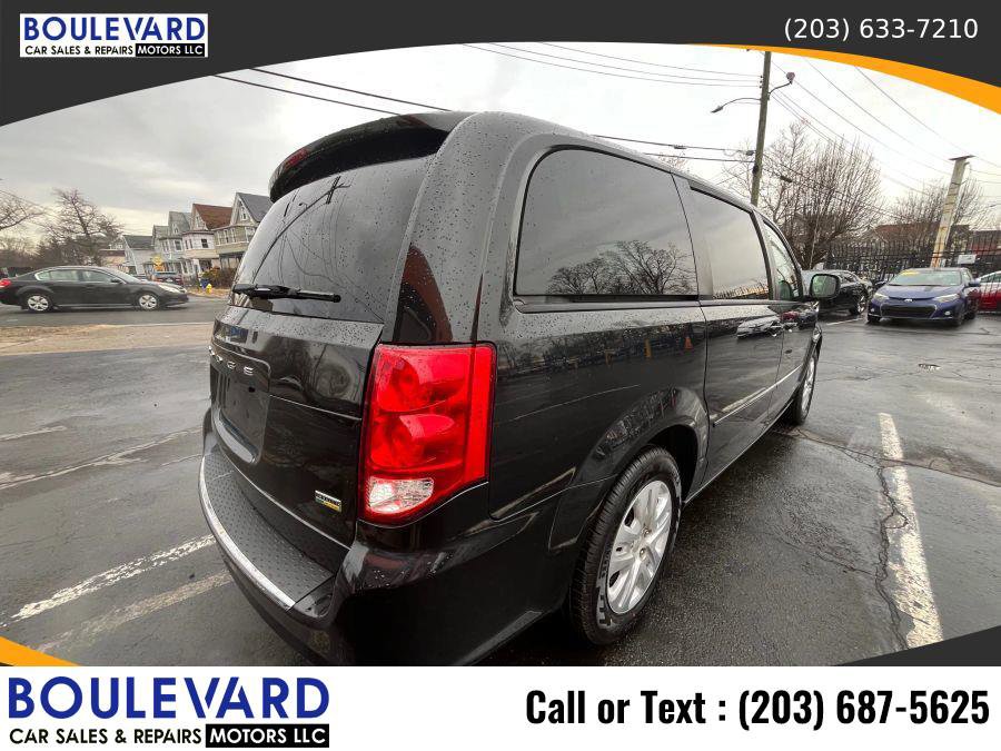 Used 2017 Dodge Grand Caravan SE w/ Power Window Group image 4