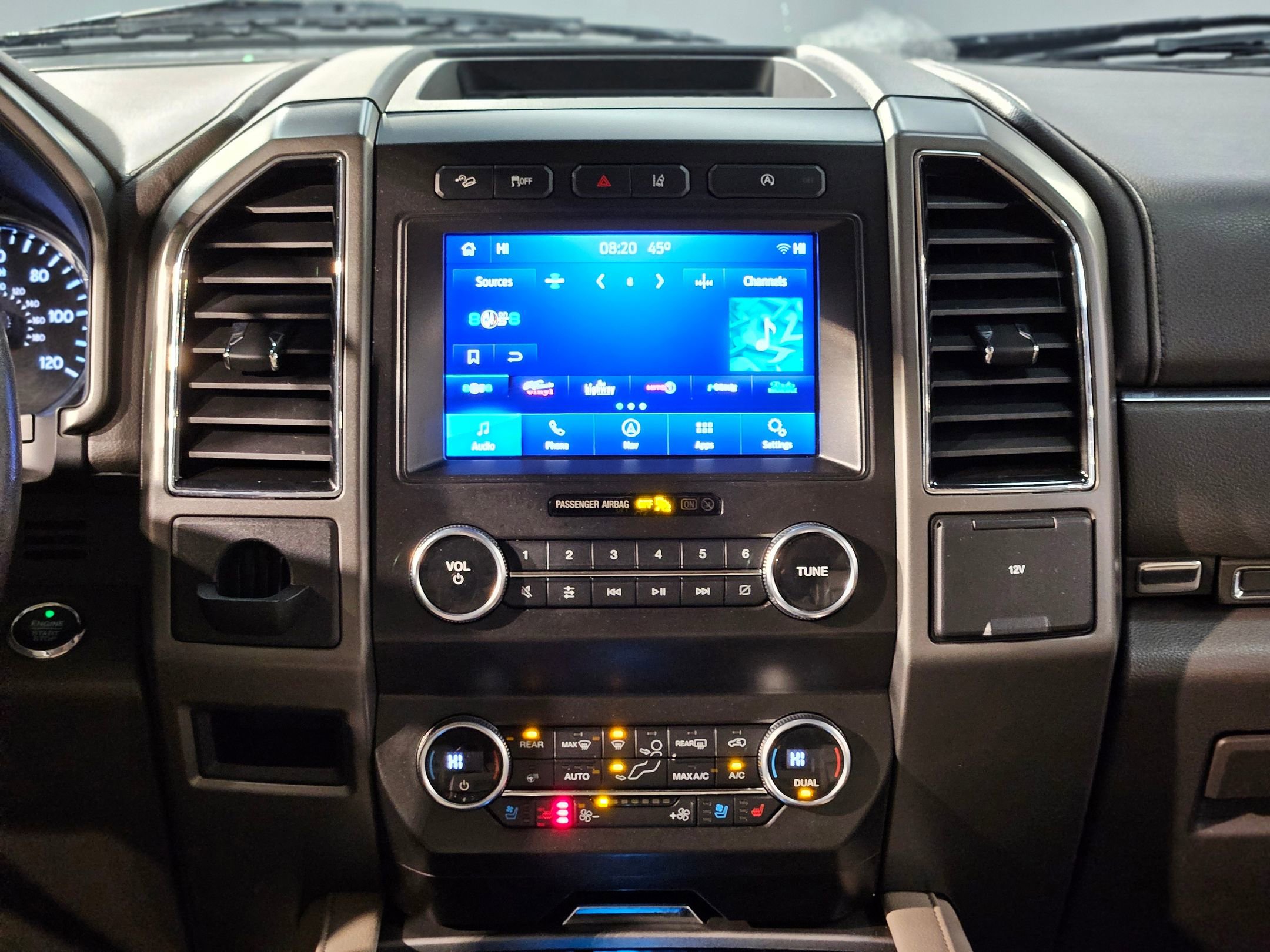 Used 2021 Ford Expedition Max XLT image 16