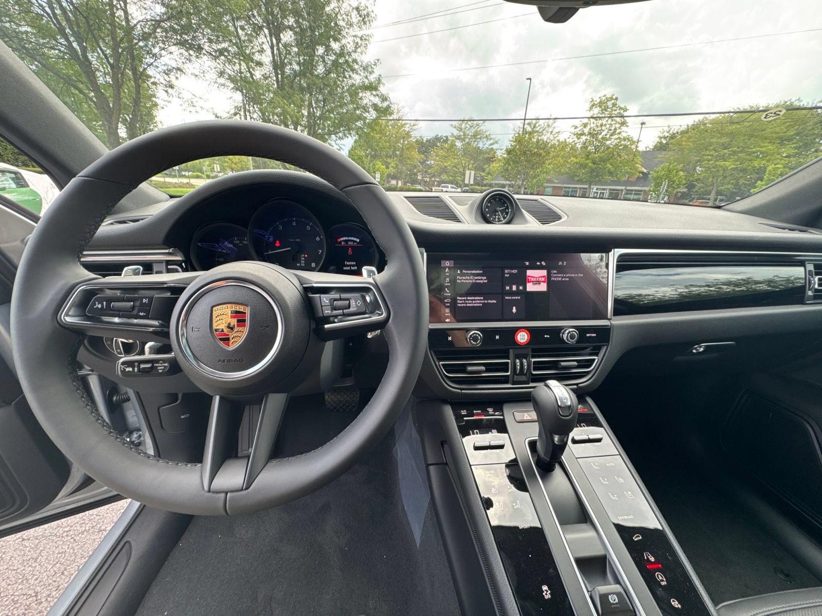 New 2026 Porsche Macan AWD/4WD image 9