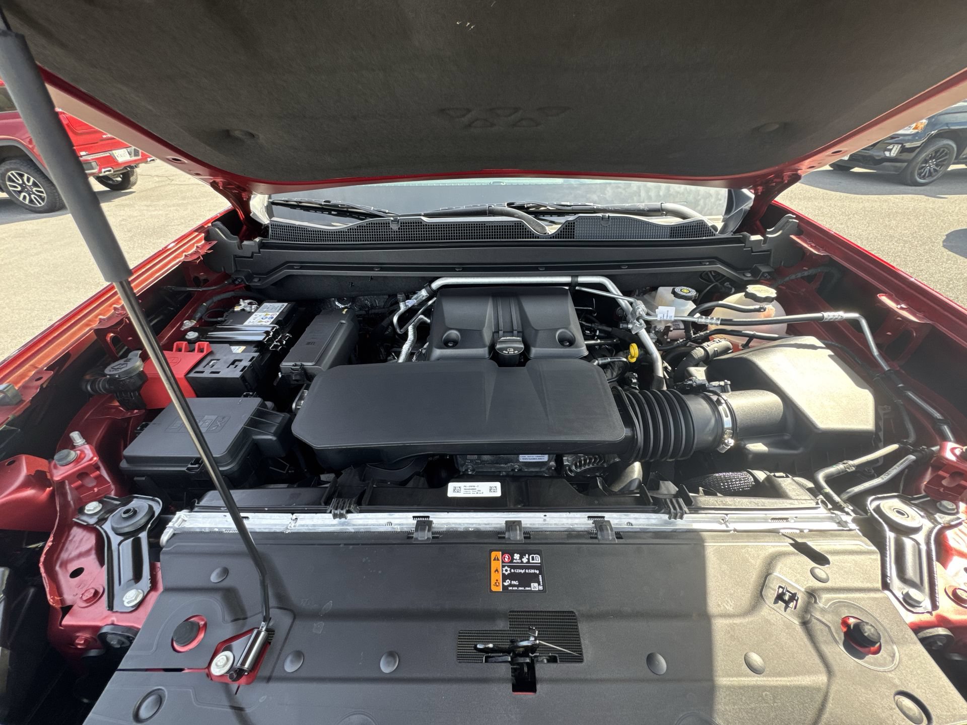 Used 2025 GMC Canyon Denali AWD/4WD image 18