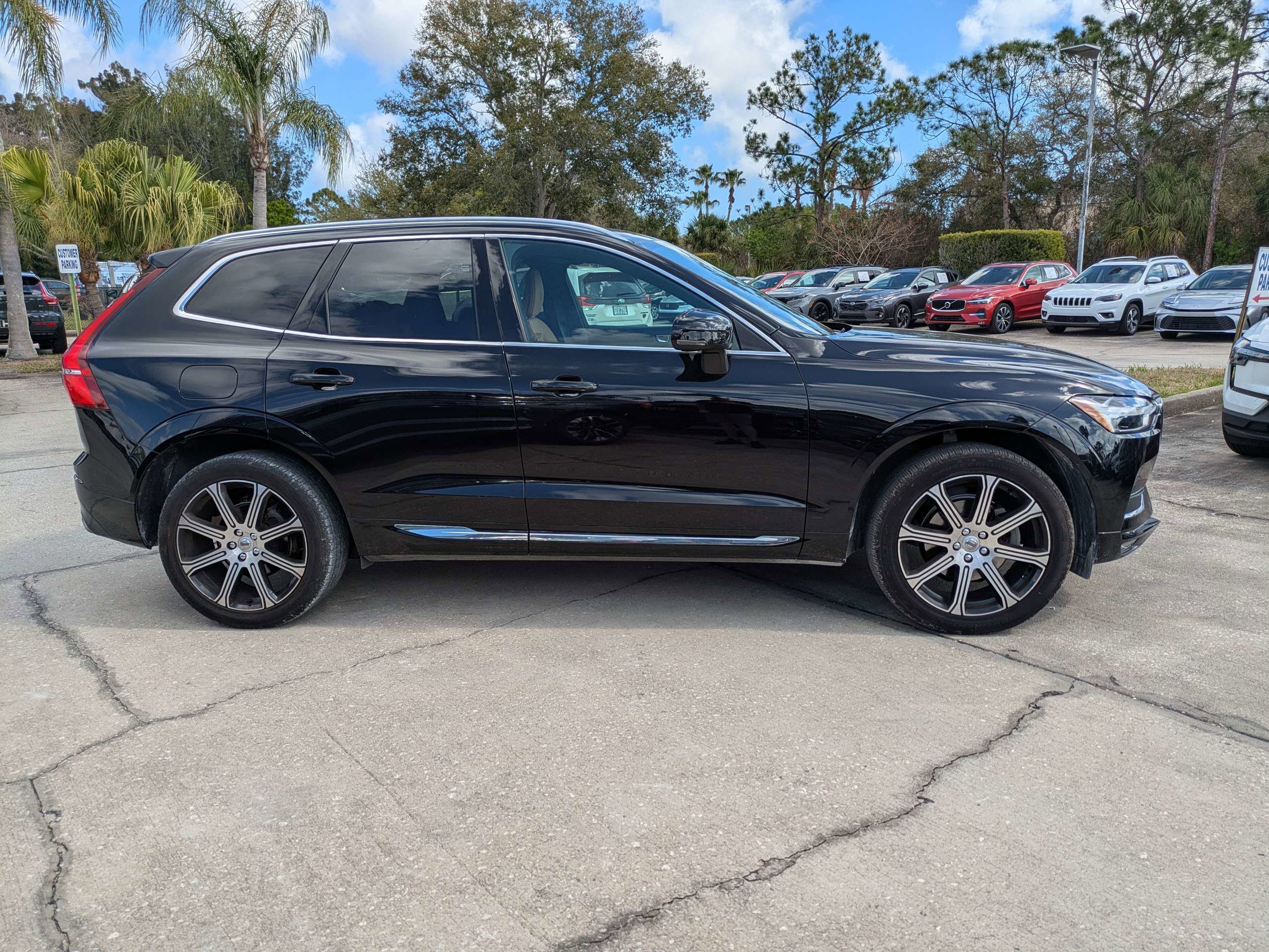 Used 2021 Volvo XC60 T5 Inscription w/ Protection Package Premier image 3