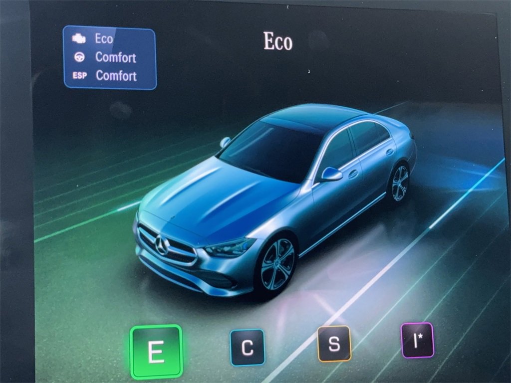 Used 2025 Mercedes-Benz C 300 Sedan image 27