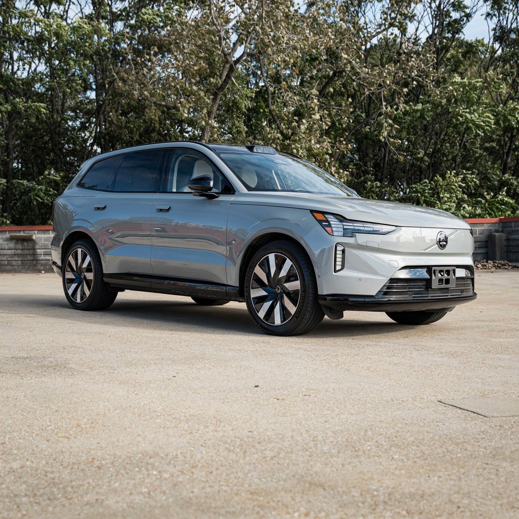 Certified 2025 Volvo EX90 Ultra image 7