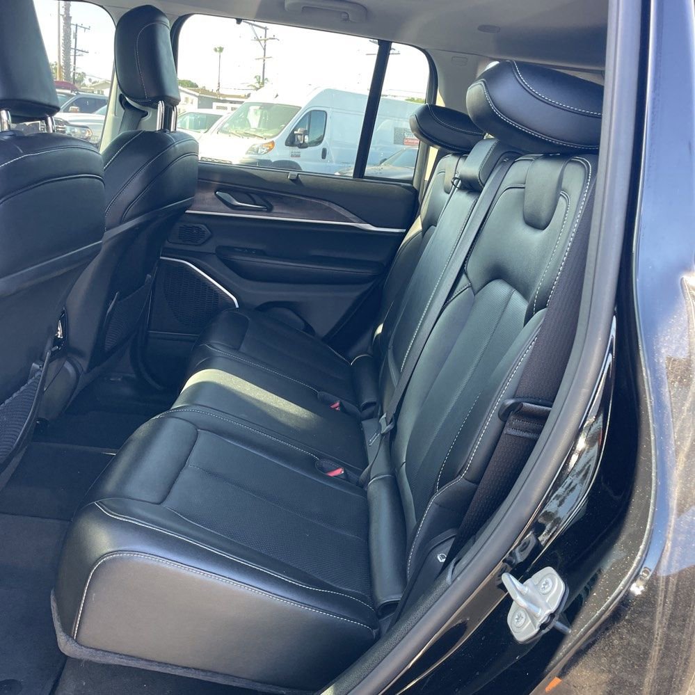 Used 2022 Jeep Grand Cherokee Limited 4xe w/ Luxury Tech Group II image 12