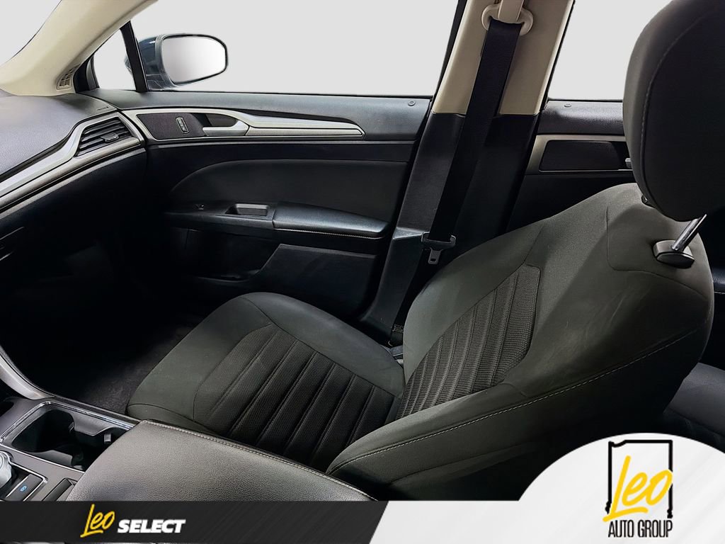Used 2020 Ford Fusion SE image 21