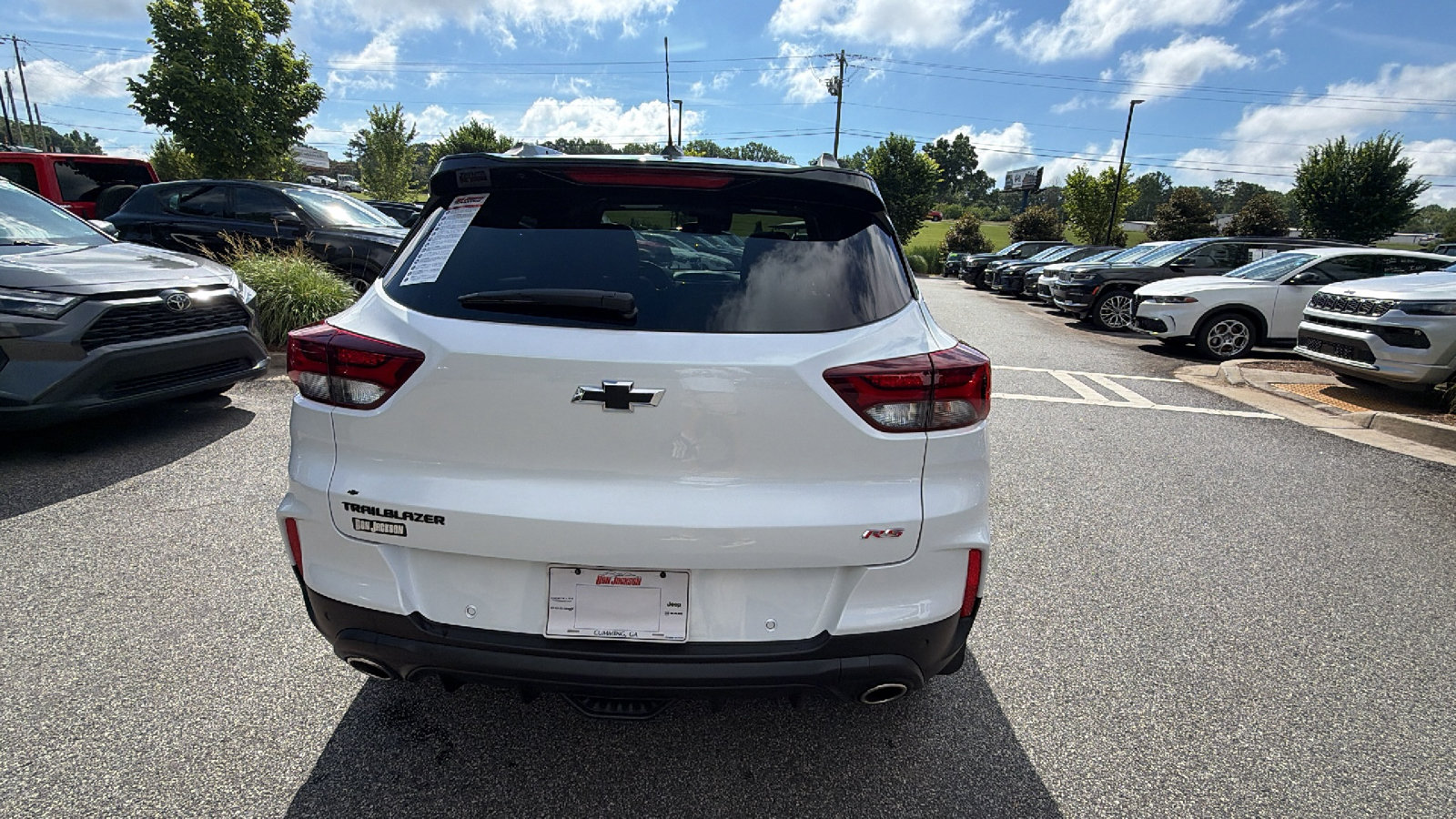 Used 2023 Chevrolet TrailBlazer RS w/ Sun and Liftgate Package FWD image 9