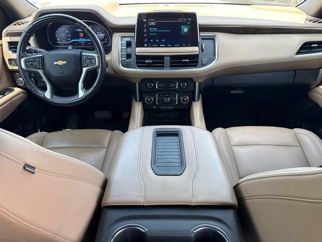 Used 2023 Chevrolet Suburban Premier w/ Advanced Technology Package AWD/4WD image 17