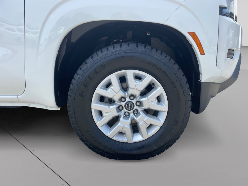 Used 2023 Nissan Frontier SV AWD/4WD image 9