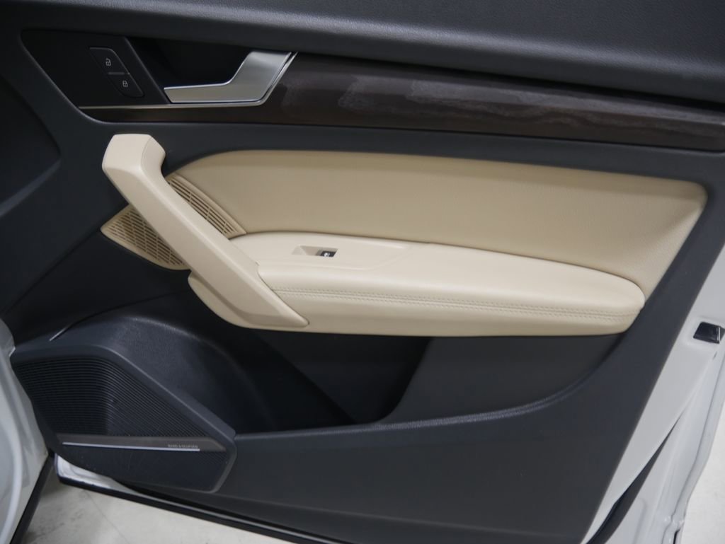 Used 2020 Audi Q5 2.0T Premium Plus w/ Premium Plus Package image 25