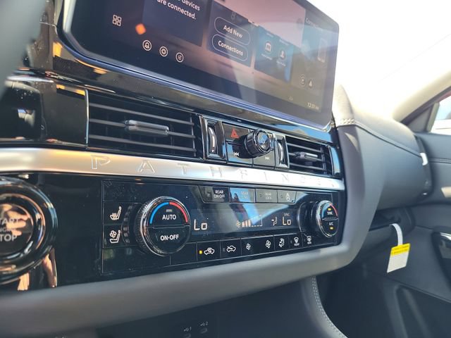 New 2026 Nissan Pathfinder Platinum AWD/4WD image 20