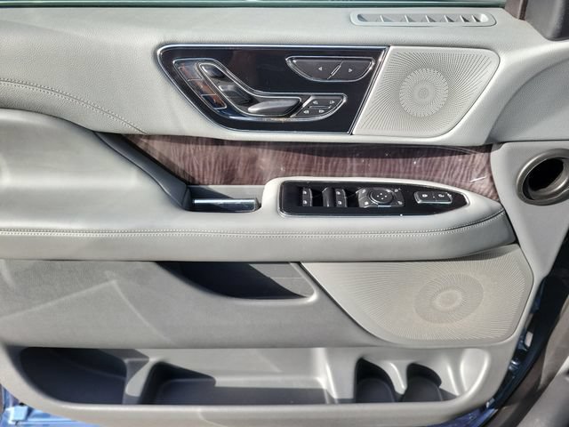 Used 2018 Lincoln Navigator L Reserve AWD/4WD image 16