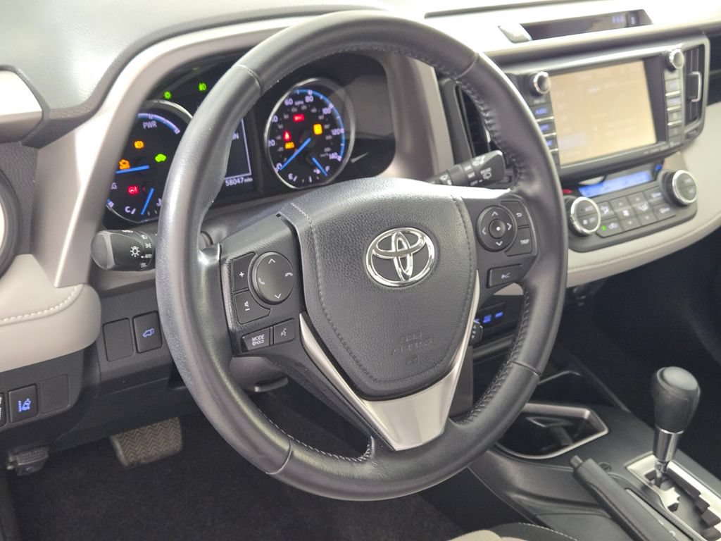 Used 2017 Toyota RAV4 XLE w/ Carpet Mat Package AWD/4WD image 25