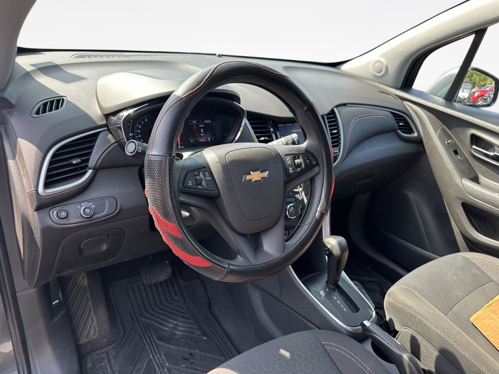 Used 2020 Chevrolet Trax LS w/ Tint and Cruise Package FWD image 10