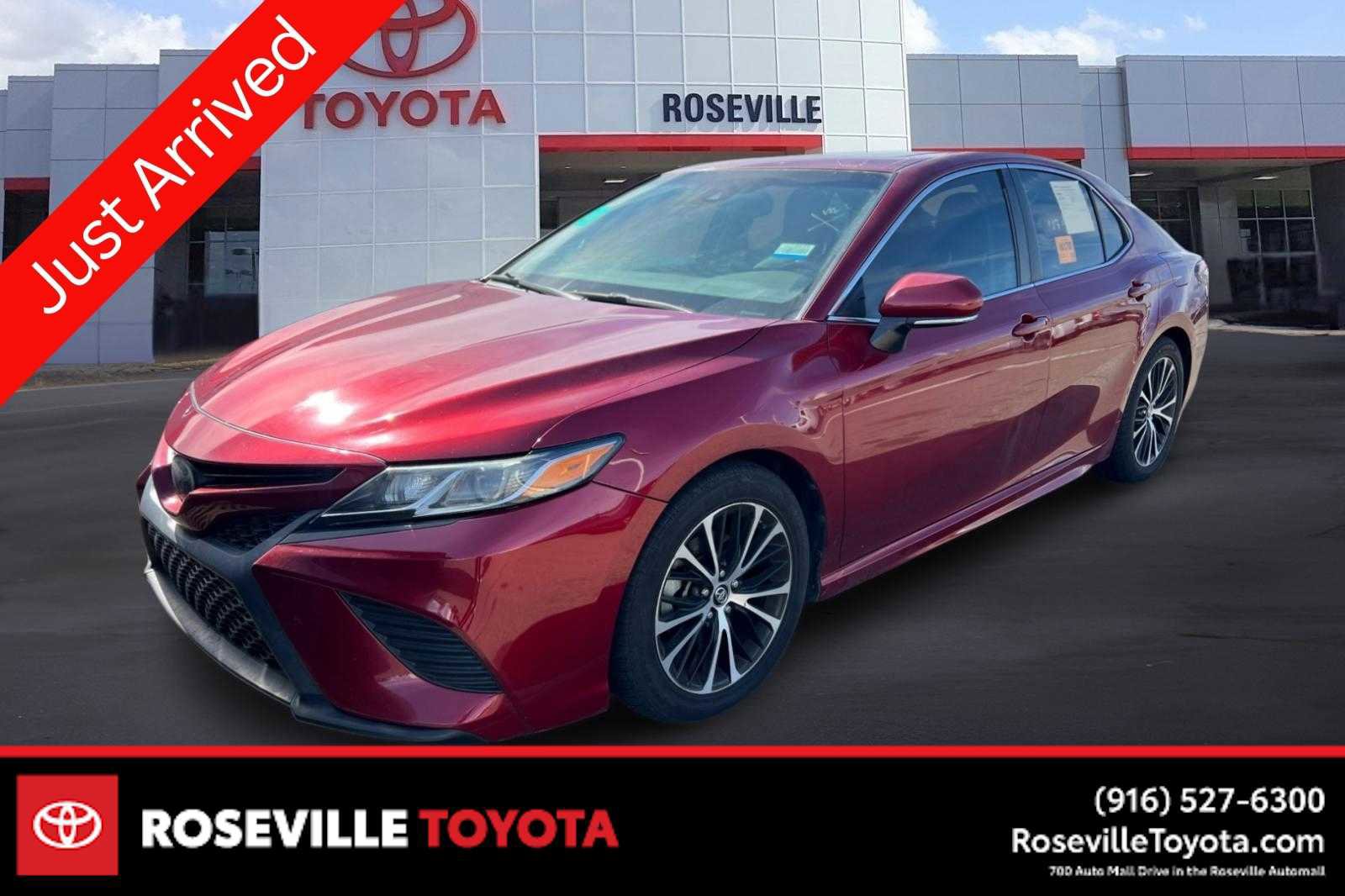 Certified 2018 Toyota Camry SE w/ Moonroof Package image 1