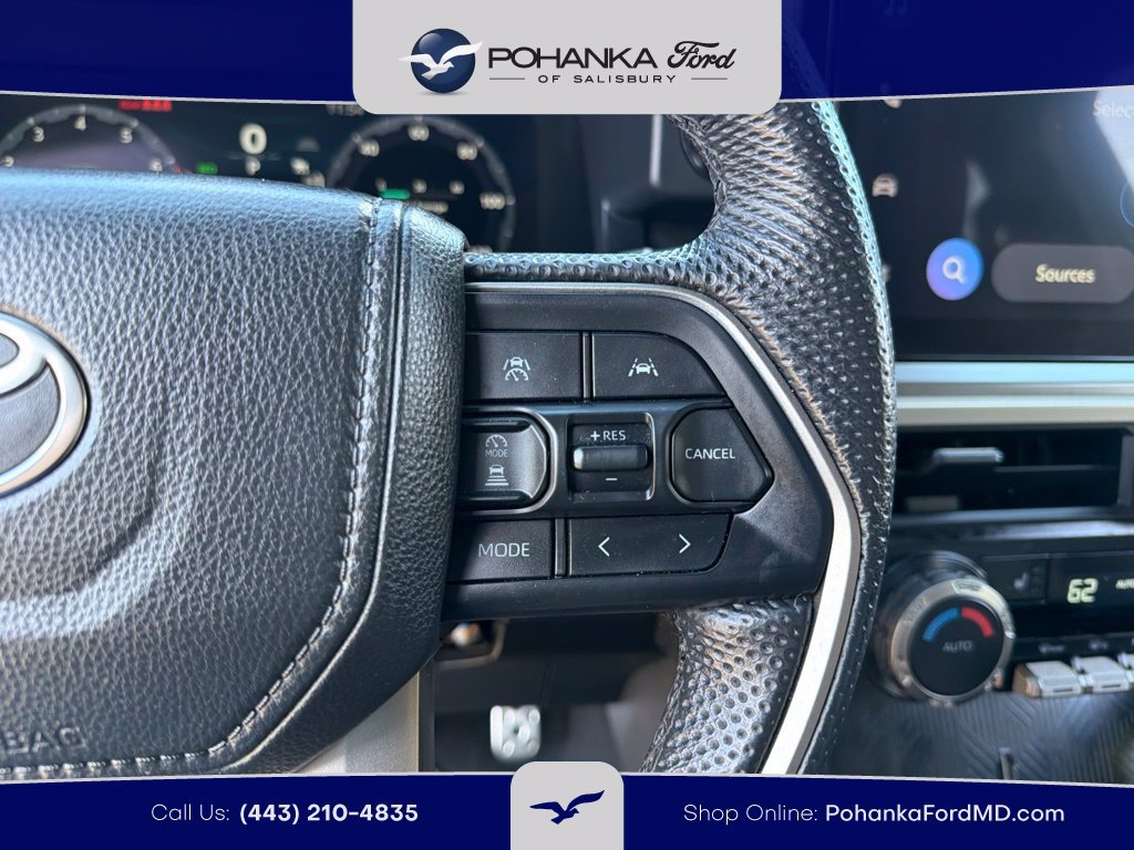 Used 2024 Toyota Tacoma TRD Sport AWD/4WD image 18