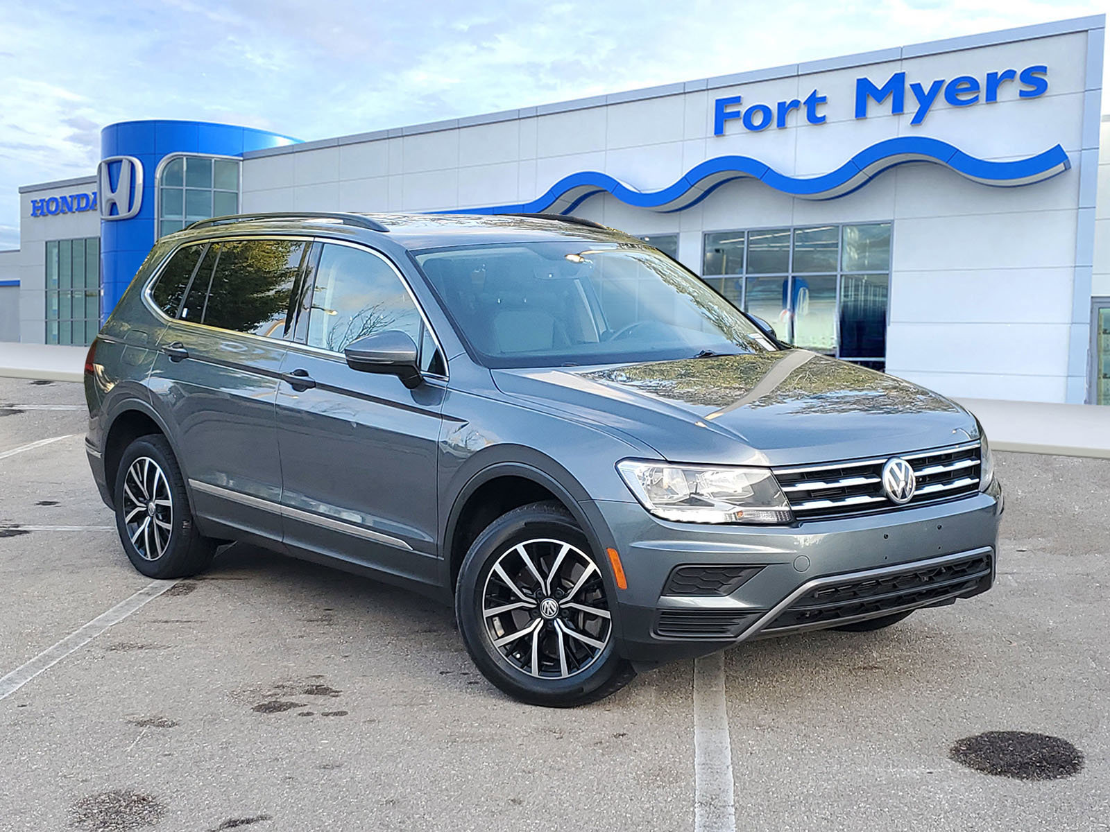 Used 2021 Volkswagen Tiguan SE