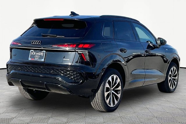 New 2026 Audi Q3 quattro 2.0T AWD/4WD image 2