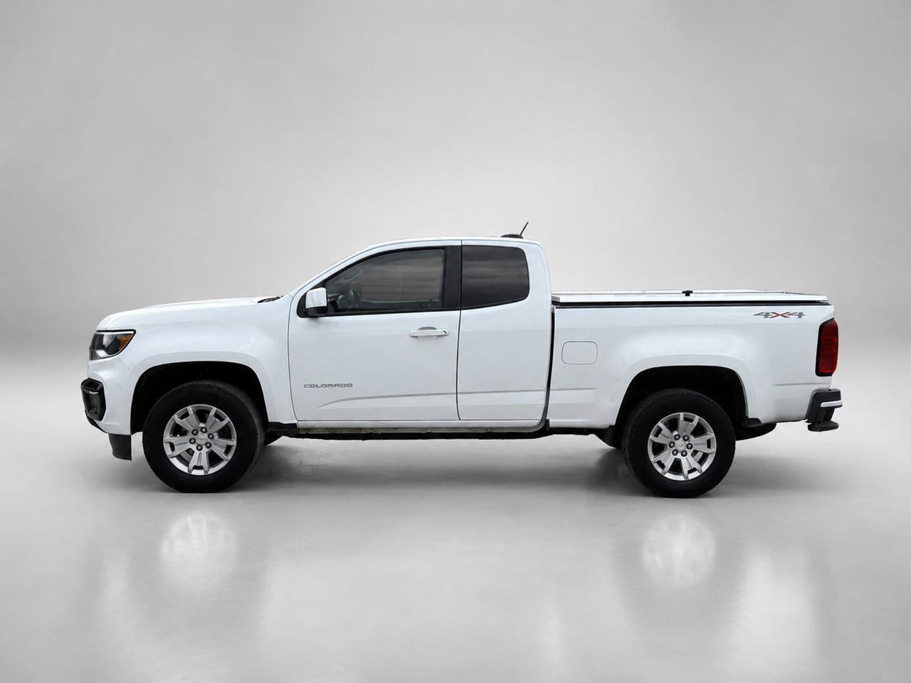 Used 2022 Chevrolet Colorado LT w/ Fleet Safety Package AWD/4WD image 2