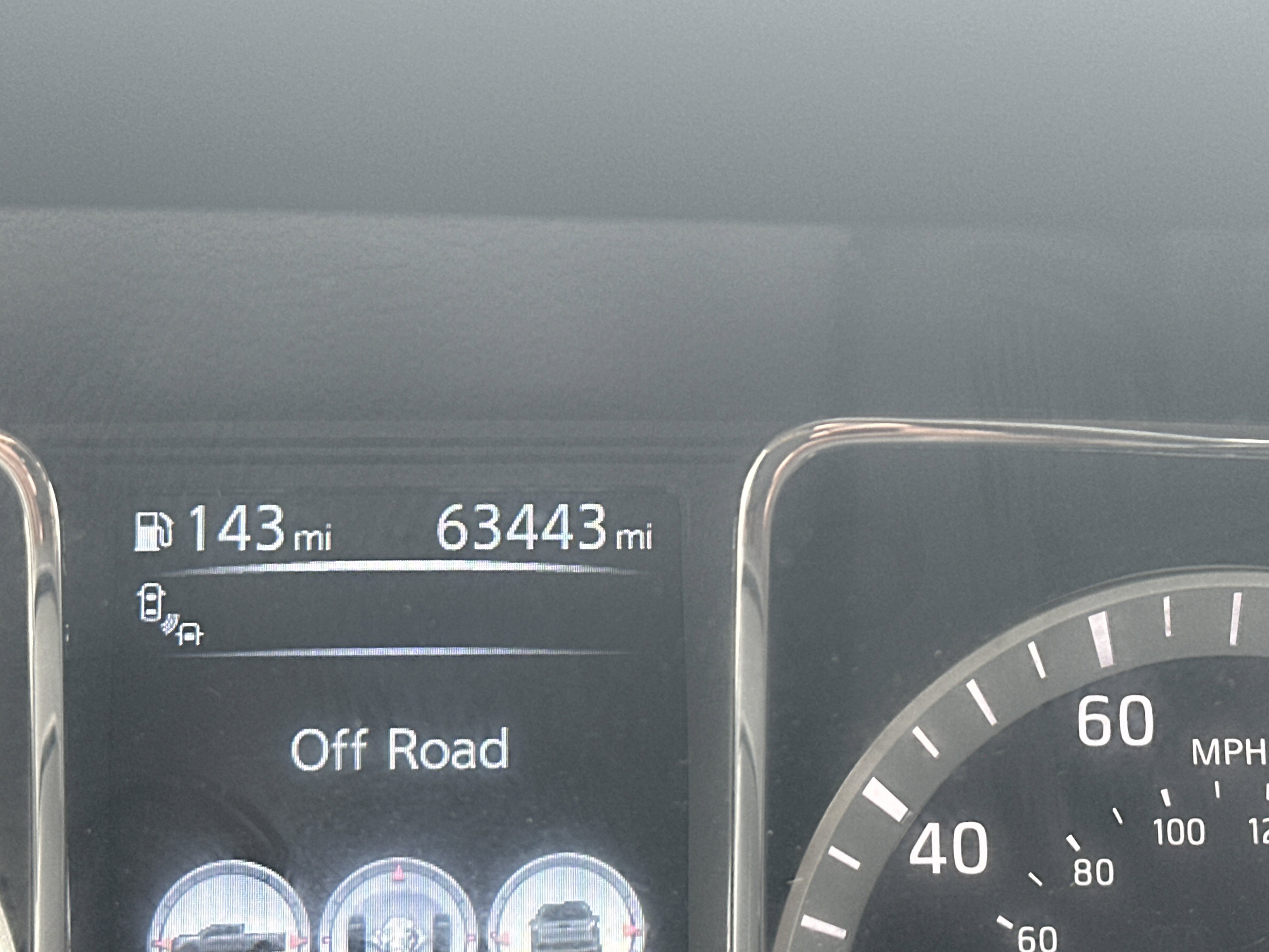 Used 2017 Nissan Titan PRO-4X w/ Pro-4x Convenience Package image 29